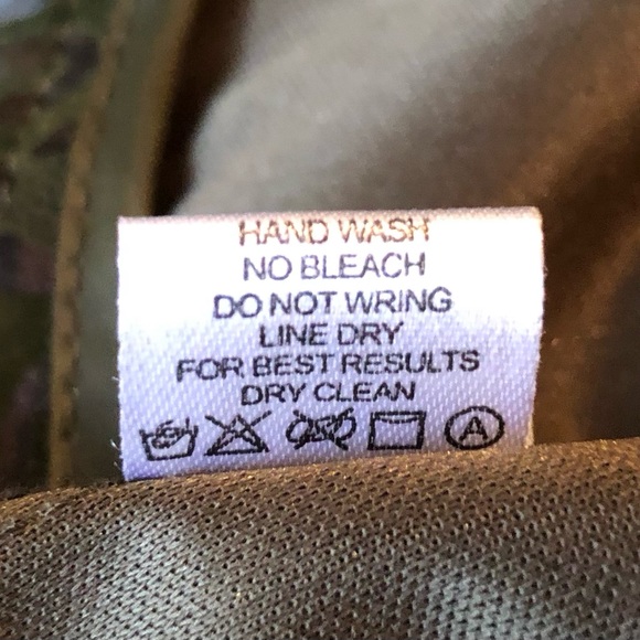 Leopard Print Blazer in a Shimmering Green Pattern by Toni Morgan - Picture 11 of 11